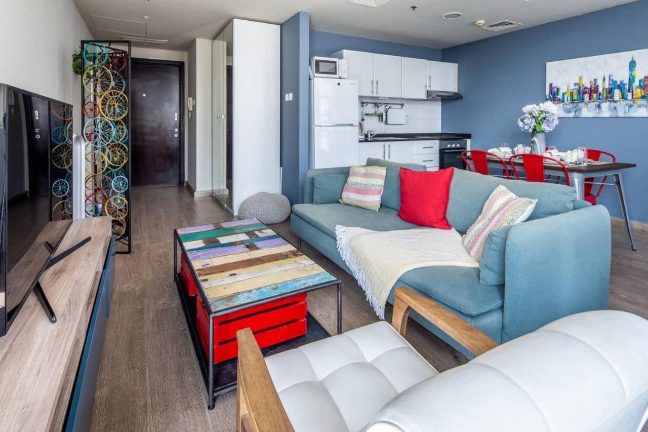 Frank Porter - Yacht Bay Apartment *