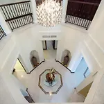 The S Holiday Homes - Luxurious 5 Bedrooms Villa At Palm Jumeirah With Private Swimming Pool And Private Beach Access