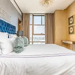 Dream Inn Apartments - City Walk Prime