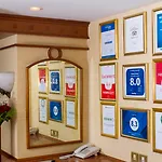 Riviera Hotel