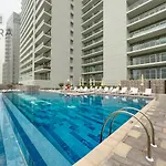 Mira Holiday Homes - Newly Furnished 1 Bedroom In Business Bay