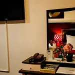 Karoon Hotel