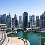 Sky View Tower Apartment In Dubai Marina Jbr