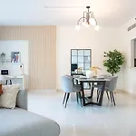 Higuests - Elegant Apt With Terrace Minutes From Burj Khalifa