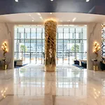 Stunning Apartment Downtown Dubai A28