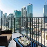 Luxurious 2 Bed Sleeps 6 In Downtown