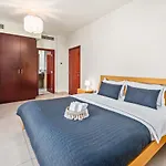 Lovely 2-Bed Condo In Jbr - 5 Mins From Beach - Palm View!