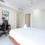 Stunning 4 Bedroom Townhouse In Townsquare