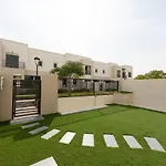Stunning 4 Bedroom Townhouse In Townsquare