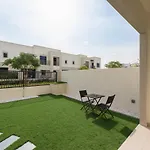 Stunning 4 Bedroom Townhouse In Townsquare