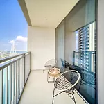 Ritzy 3Br With Assistant Room At 5242 Tower 2 Dubai Marina By Deluxe Holiday Homes