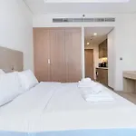 Cozy Studio In Azizi - Creek Views