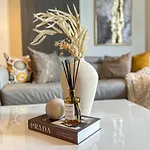 Higuests - Charming Retreat In Citywalk With Balcony And Pool