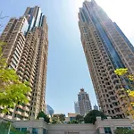 Downtown Dubai, Luxury 2 Bed 2 Bath Apartment - Pool, Gym, Aircon, Parking - Views Of The Dubai Fountain & Burj Khalifa