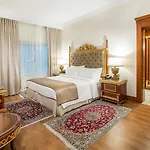 Sunday Hotel Holiday International Dubai