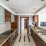 Heart Of The Marina - 1 Bedroom Apartment