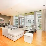 Mira Holiday Homes - Cozy 2 Bedroom In Bluewaters