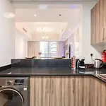 Luxury Downtown Apt 3Min From Dm