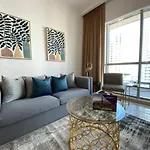 Dream Inn Apartments - Bay Central