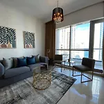 Dream Inn Apartments - Bay Central