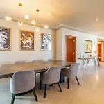 Luxury Retreat, City & Sea Views, Metro Nearby