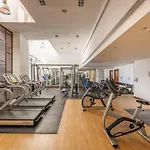 Luxury Retreat, City & Sea Views, Metro Nearby