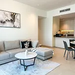 Luxury 2 Bedroom Apartment With Full Marina View And City Skyline