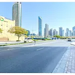 Bnbmehomes- Burj Royale