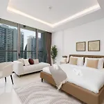 Business Bay Exquisite Living Experience-Suiteable
