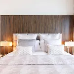 Songs Of The Lake By Lagom - Bonnington Apartment Jumeirah Lake Towers,