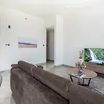 Frank Porter - Majestique Residence