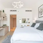 First Class 1Br Tranquil Oasis In Old Town