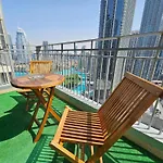 Trinity Holiday Homes - Standpoint Tower Downtown
