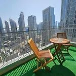 Trinity Holiday Homes - Standpoint Tower Downtown