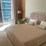 Cool Chic Apart On Canal