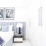 Luxury & Elegance At Burj Crown Downtown
