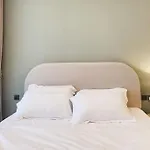 Comfy Studio With Sky View In Studio City