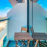 Comfy Studio With Sky View In Studio City