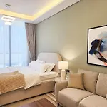 Comfy Studio With Sky View In Studio City