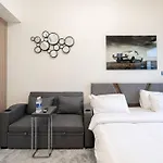 Modern Studio Downtown Dubai & Burj Khalifa Views