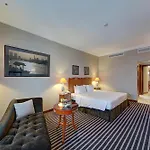 Royal Ascot Hotel