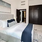Rare Holiday Homes - Full Marina View - Panoramic Tower - Dubai Marina - R204