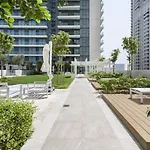 Livbnb - 2B With Sea View Emaar Beachfront