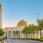 Trendy Studio Getaway In Dubailand\'S Best Distric