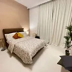 Contemporary 1Br Condo With Pool At Creek Harbour