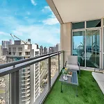 Luxe 4 Bedroom Apartment I Burj Khalifa & Fountain Views I Free Gym, Pool, Parking, Wi-Fi And Ps5 I By Skyline Serenity