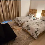 Elegant Villa Rooms In Dubai Near Airport