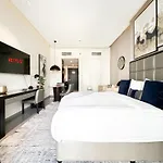 Unparalleled Splendor - Luxe Studio In Business Bay