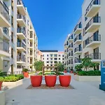 Gorgeous 1-Bedroom Apartment With Beach Access In Port De La Mer
