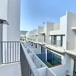 Mag Eye - Spacious Two Bedroom Townhouse